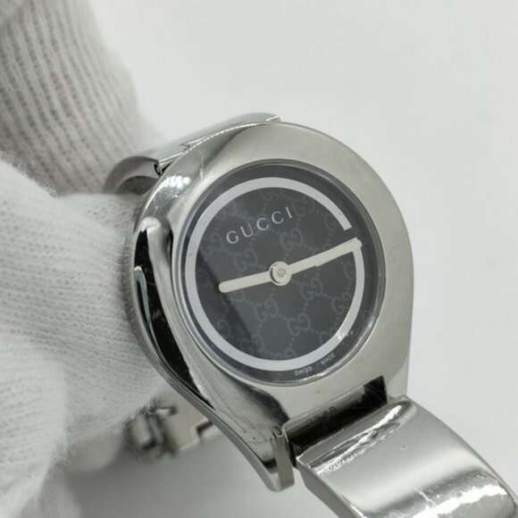 Gucci Watch 6700L  Black X Silver Bangle Watch - Picture 1 of 9